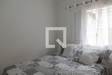 Quarto 2 Casa 1 de casa à venda com 5 quartos, 220m² em Jardim São Domingos, Guarulhos