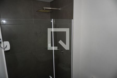 Banheiro de kitnet/studio à venda com 1 quarto, 30m² em Pinheiros, São Paulo