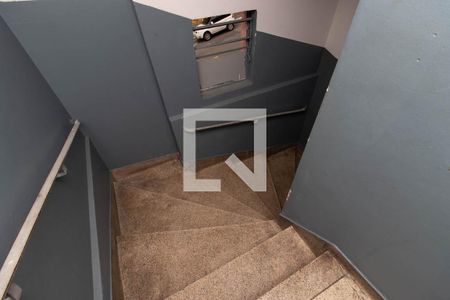 Escadas de apartamento para alugar com 2 quartos, 70m² em Vila Medeiros, São Paulo