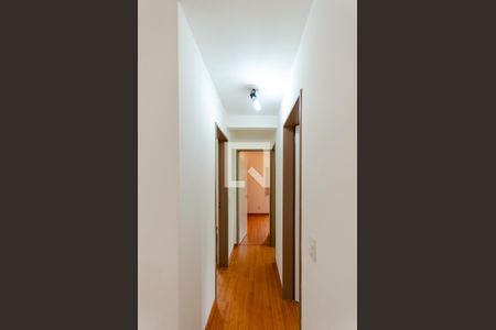 Corredor de apartamento para alugar com 3 quartos, 63m² em Vila Albertina, São Paulo