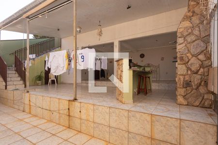 Quintal de casa à venda com 3 quartos, 359m² em Jardim dos Oliveiras, Campinas