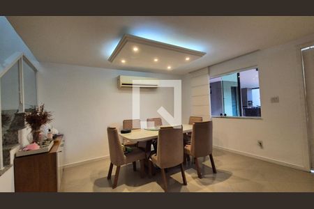 Sala de casa de condomínio à venda com 4 quartos, 504m² em Vargem Grande, Rio de Janeiro