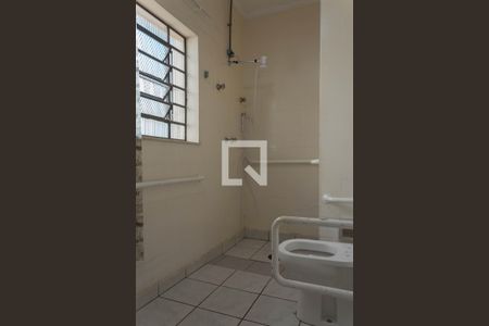 Banheiro da Suíte 1 de casa para alugar com 3 quartos, 375m² em Jardim do Mar, São Bernardo do Campo