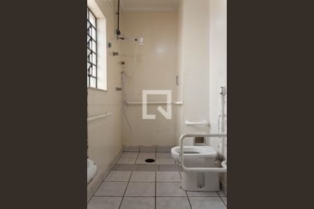 Banheiro da Suíte 1 de casa para alugar com 3 quartos, 375m² em Jardim do Mar, São Bernardo do Campo