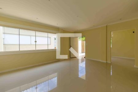 Sala de casa de condomínio à venda com 3 quartos, 245m² em Vargem Pequena, Rio de Janeiro