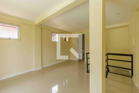 Sala privativa de casa de condomínio à venda com 3 quartos, 245m² em Vargem Pequena, Rio de Janeiro