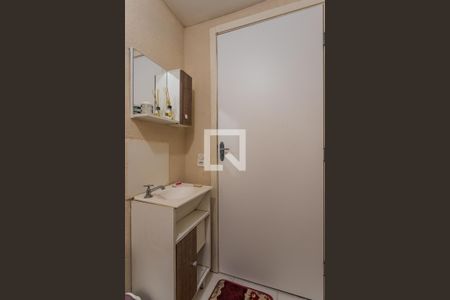 Banheiro de apartamento à venda com 2 quartos, 28m² em Sarandi, Porto Alegre