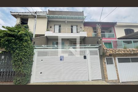 Fachada de casa à venda com 4 quartos, 214m² em Vila Curuçá, Santo André