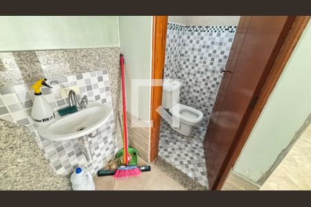 Garagem - Banheiro de casa à venda com 4 quartos, 214m² em Vila Curuçá, Santo André