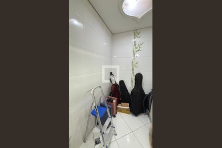 Banheiro da Suíte de casa à venda com 4 quartos, 214m² em Vila Curuçá, Santo André