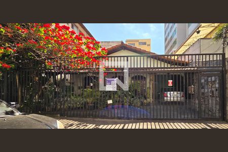 Fachada de casa à venda com 4 quartos, 300m² em Padre Eustáquio, Belo Horizonte