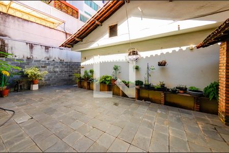Área externa de casa à venda com 4 quartos, 300m² em Padre Eustáquio, Belo Horizonte