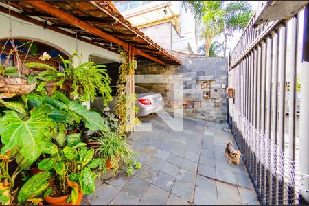 Garagem de casa à venda com 4 quartos, 300m² em Padre Eustáquio, Belo Horizonte