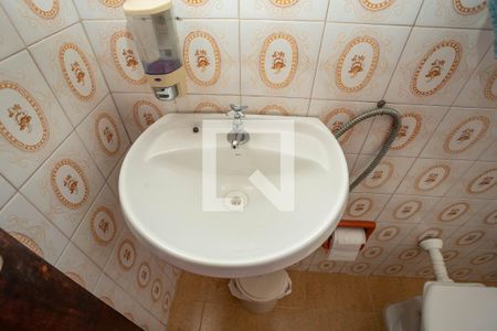Banheiro de serviço de casa à venda com 3 quartos, 133m² em Taboão, São Bernardo do Campo