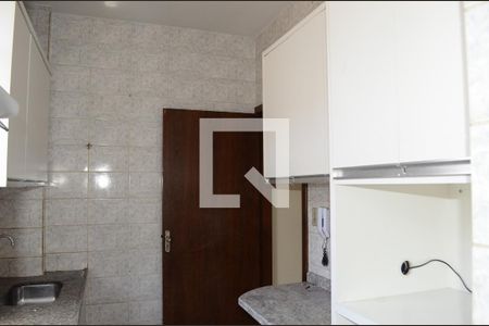 Cozinha de apartamento à venda com 2 quartos, 60m² em Sagrada Família, Belo Horizonte