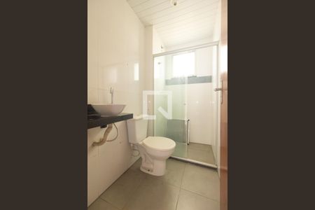 Banheiro de apartamento para alugar com 2 quartos, 52m² em Paciência, Rio de Janeiro