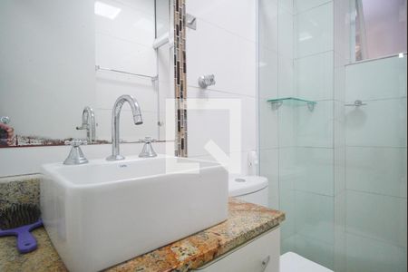 Banheiro - Pia de kitnet/studio para alugar com 1 quarto, 30m² em Bom Fim, Porto Alegre