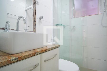 Banheiro de kitnet/studio para alugar com 1 quarto, 30m² em Bom Fim, Porto Alegre