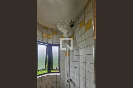 banheiro da suite de apartamento para alugar com 3 quartos, 207m² em Jardim Tejereba, Guarujá