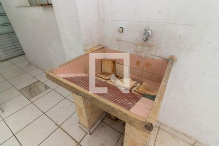 Área de Serviço de casa para alugar com 2 quartos, 90m² em Vila Carbone, São Paulo