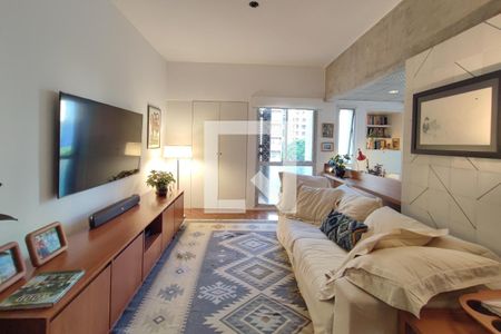 Sala de TV de apartamento à venda com 3 quartos, 230m² em Cambuí, Campinas