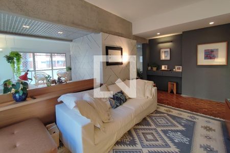 Sala de TV de apartamento à venda com 3 quartos, 230m² em Cambuí, Campinas