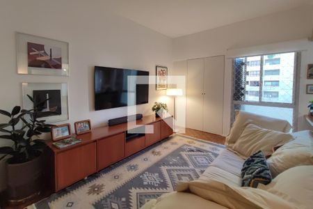 Sala de TV de apartamento à venda com 3 quartos, 230m² em Cambuí, Campinas