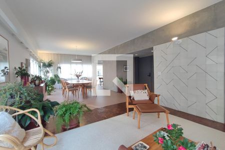 Sala de Estar de apartamento à venda com 3 quartos, 230m² em Cambuí, Campinas