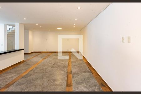 Sala de casa de condomínio para alugar com 5 quartos, 380m² em Swiss Park, Campinas