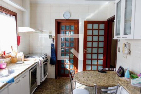 Cozinha  de casa à venda com 4 quartos, 263m² em Adalgisa, Osasco