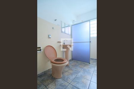 Banheiro 1 de casa à venda com 3 quartos, 138m² em Chácara Santo Antônio (zona Leste), São Paulo