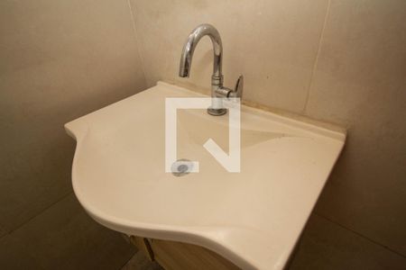 Banheiro de casa à venda com 2 quartos, 100m² em Moinho Velho, São Paulo