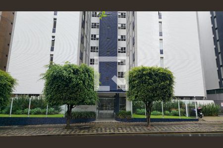 Fachada e portaria de apartamento para alugar com 3 quartos, 101m² em Batel, Curitiba