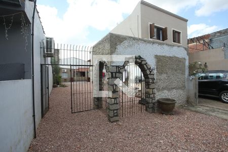 Fachada da casa de casa à venda com 5 quartos, 270m² em Navegantes, Porto Alegre