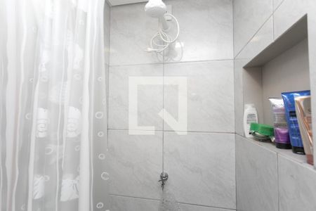 Banheiro da Suíte 3 de casa à venda com 5 quartos, 270m² em Navegantes, Porto Alegre