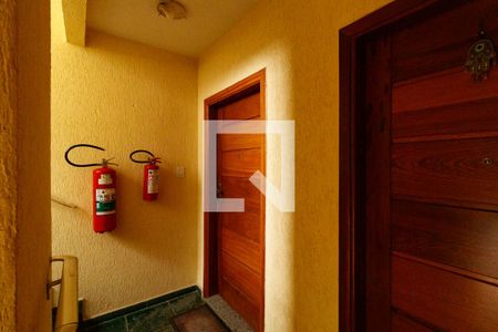 Entrada de apartamento à venda com 3 quartos, 93m² em Vila Cachoeira, São Paulo