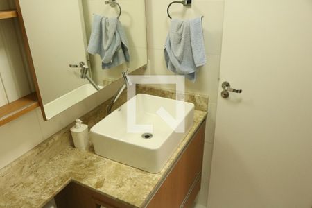 Banheiro de apartamento à venda com 2 quartos, 50m² em Parque Residencial da Lapa, São Paulo