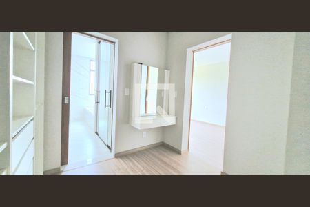 Closed suíte 1 de casa de condomínio à venda com 4 quartos, 384m² em Alphaville Vespasiano, Vespasiano