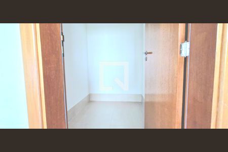 Dispensa de casa de condomínio à venda com 4 quartos, 384m² em Alphaville Vespasiano, Vespasiano