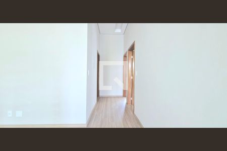 Corredor suítes de casa de condomínio à venda com 4 quartos, 384m² em Alphaville Vespasiano, Vespasiano