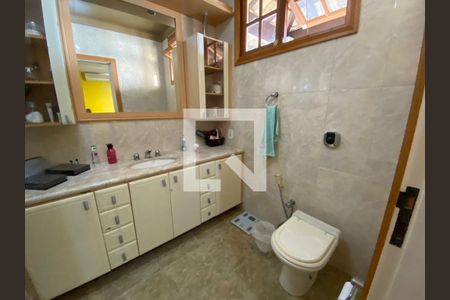 Casa à venda com 4 quartos, 361m² em Camboinhas, Niterói