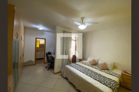 Casa à venda com 4 quartos, 361m² em Camboinhas, Niterói