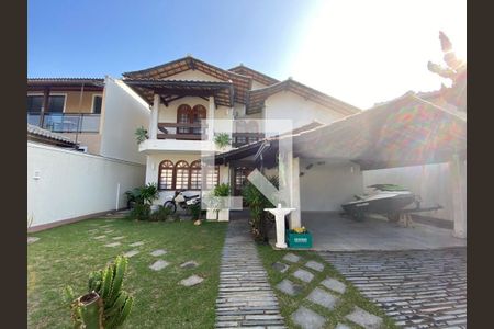 Casa à venda com 4 quartos, 361m² em Camboinhas, Niterói