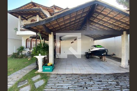 Casa à venda com 4 quartos, 361m² em Camboinhas, Niterói