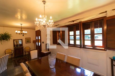Sala de casa à venda com 3 quartos, 250m² em Cidade Universitária, Campinas