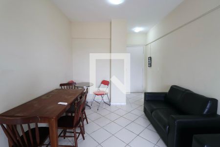 Sala de apartamento para alugar com 2 quartos, 60m² em Jardim Vitoria, Guarujá