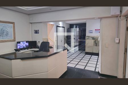 Hall de entrada de apartamento para alugar com 3 quartos, 120m² em Centro, Curitiba