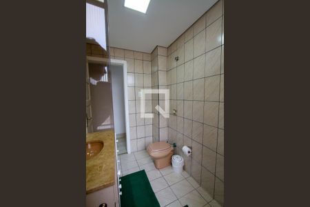 Banheiro 2 de apartamento para alugar com 3 quartos, 120m² em Centro, Curitiba