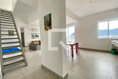 Sala de apartamento à venda com 3 quartos, 240m² em Humaitá, Rio de Janeiro