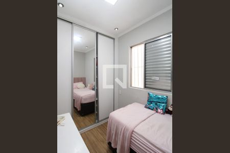 Quarto 1 de casa à venda com 2 quartos, 140m² em Vila Nivi, São Paulo